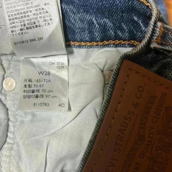 Levi's Women’s Sz 28 Wedgie Straight Leg Button Fly Jeans 28” inseam - Picture 9 of 12